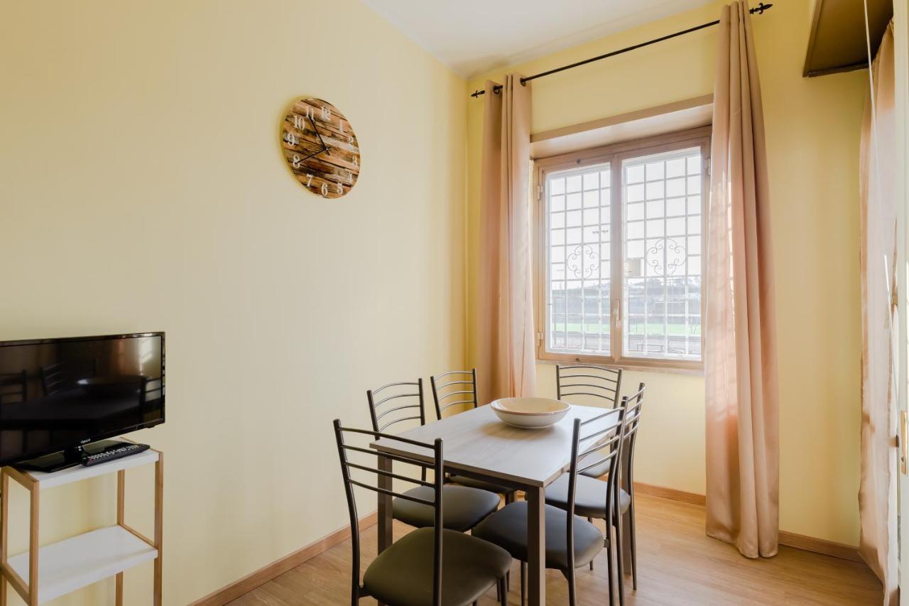 Apartment Le Rondini Apartment, 5 Persone, 2 Balconi, Policlinico Tor Vergata E Casilino