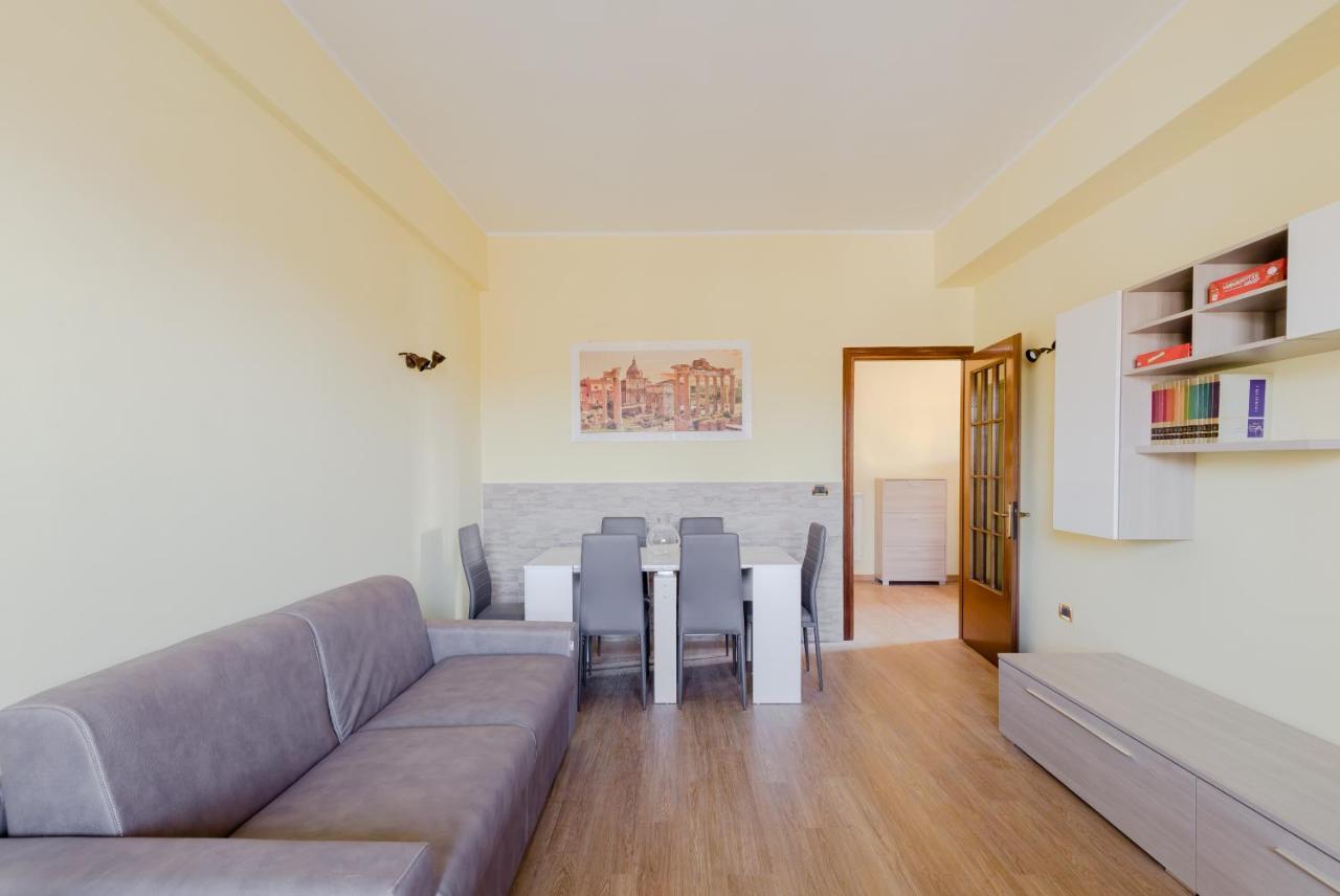 Apartment Le Rondini Apartment, 5 Persone, 2 Balconi, Policlinico Tor Vergata E Casilino *